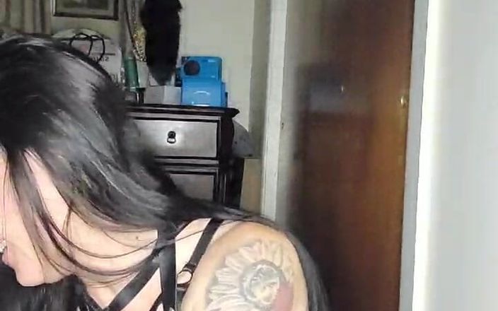 Raven Willow: Bu bir penis lmao mu