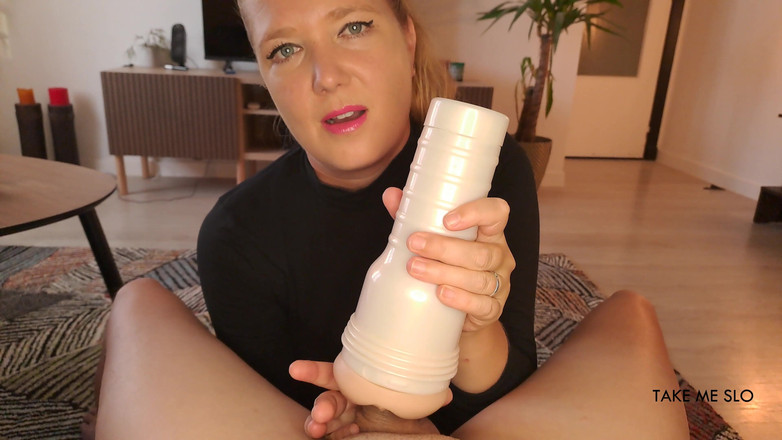 TakeMeSlo: 你唯一会操的阴户是这个fleshlight