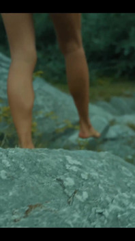 Guarda i miei bei piedi abbronzati