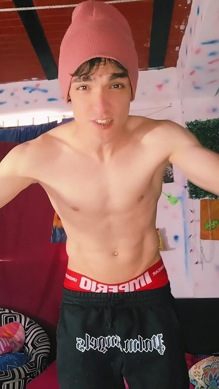 Maykiin: Hey Stepdady, 춤을 추고 싶으신가요?