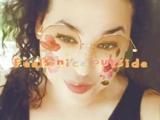Zoeydoll: Une salope trans sexy par une belle journée ensoleillée