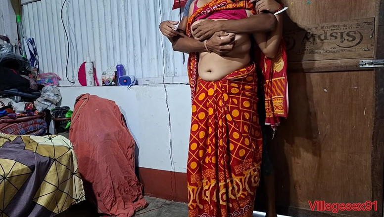 Villagesex91: रोमांस में साड़ी में गांव की भाभी की चुदाई