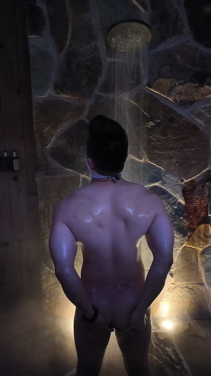 Barenakedmuscles: Голий азіатський мускулистий чувак, світанок, відкритий душ, згинання душу - товстий біцепс, 6-pack abs, v-taper back &amp; великий камшот