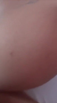 Dvě sexy kamarádky tag týmu, šťastný péro na foreig