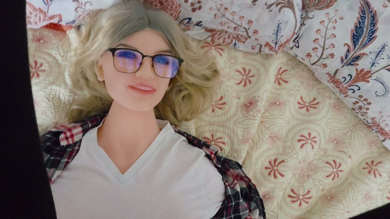 The college boy: Sesso romantico con la bambola del sesso realistica più bollente