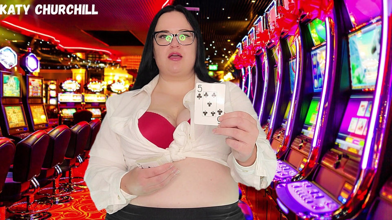 Katy Churchill: ぽっちゃり系カジノディーラーがカードゲームであなたのチンポをコントロール