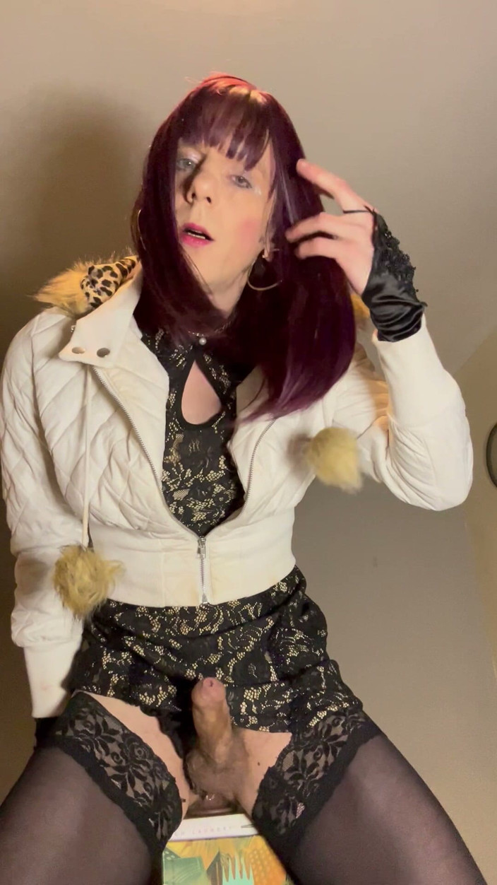 Jessica silk: Jess Rides Dildo