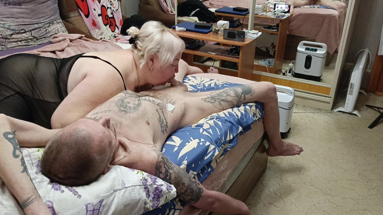 Zona901: Macecha dává hluboké kouření mému spermatu