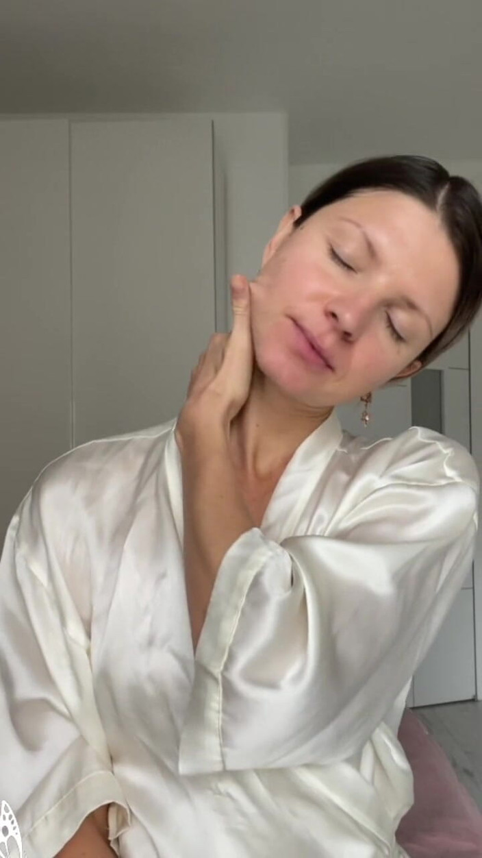 Gina Gerson: सोलो मॉर्निंग हैंडजॉब