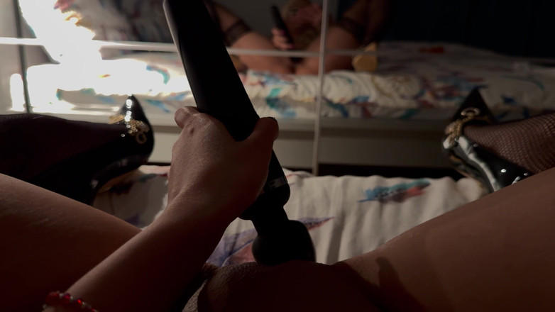 BellaSin: Van dichtbij wakker worden heet en geil! Alleen orgasmes, nat...