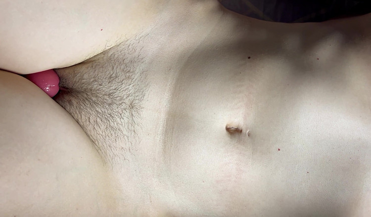 LolaLola: मैं अपने बालों वाली के खिलाफ रगड़ने के लिए जाग गई, विशाल वीर्य शॉट के साथ क्लोज-अप