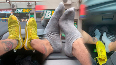 Tomas Styl: Rieche meine stinkenden verschwitzten füße