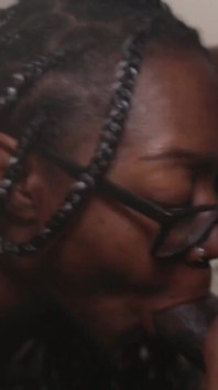 Kookii So Wett blir dicked ner av Jay Playhard