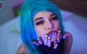 Karneli Bandi: Hottie babe Jinx se divierte con un gran consolador. Karneli...