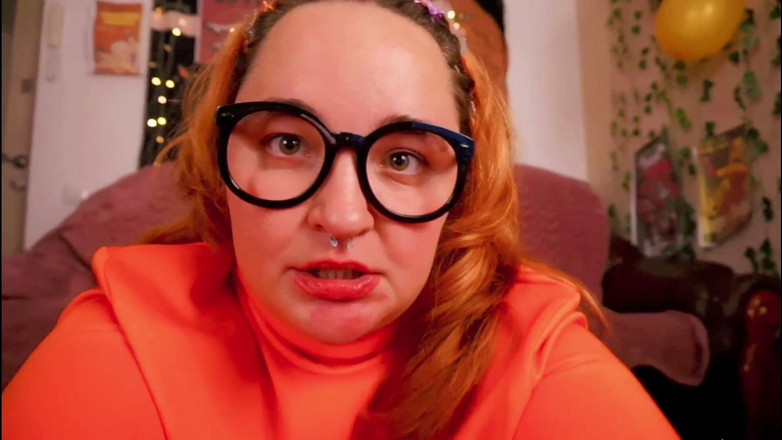 AssGives: Velma bez kudłatego ssie kutasa