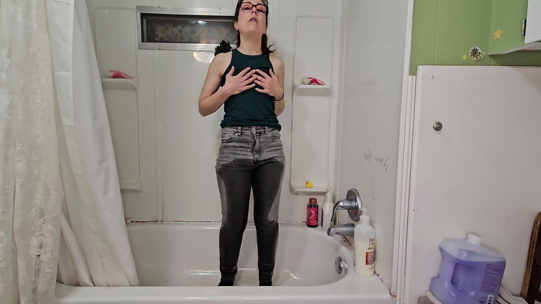 Nerdy_faery: 5分で何回イッておしっこできる?