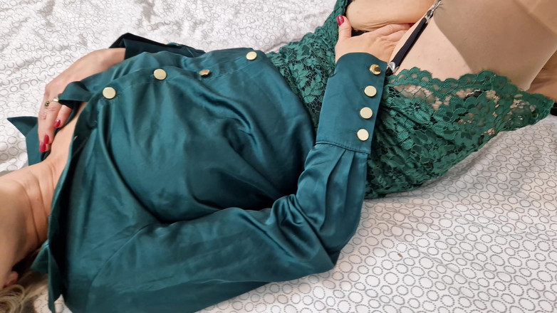 Wanilianna: Fetish Secretary in Green - Part 1 in 4K