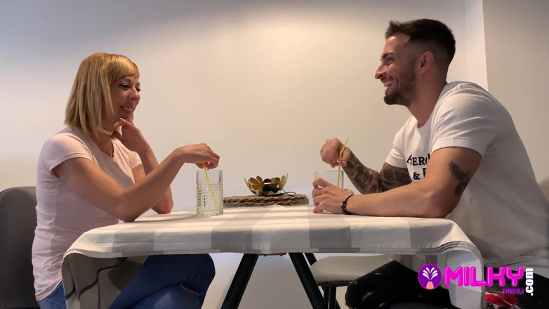 Milky Peru: Mereka bertemu dengan ibu awak di Tinder dan mereka mengongkeknya.....
