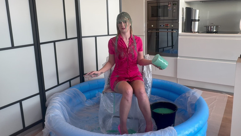 Projectwam: Georgia Brown'ın Striptiz Veya Gunge Oyunu!