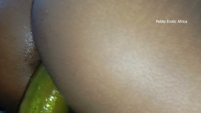 Petite Erotic Africa: 5 mb / 1 gb sıska uzun boylu juiy götten sikiliyor