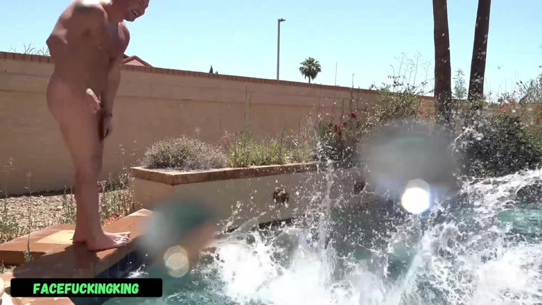 Face fucking king: 20letá děvka ošukaná do obličeje a kundička bušená na stůl...