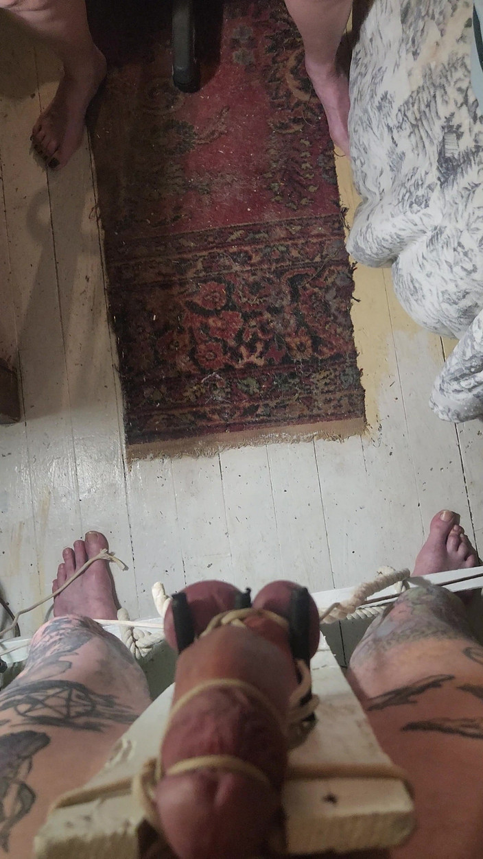 Goode Girl: 不浄の十字架のボールバスト