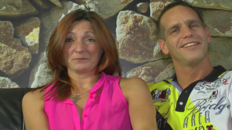German Homemade: Heiße deutsche MILF von zwei geilen typen gefickt
