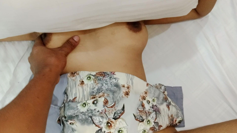 Evasexy02: Titel: Bhabhi wurde beim genießen mit der freundin des ehemanns...
