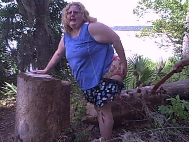 BBW nurse Vicki adventures with friends: Bauern werden versohlt