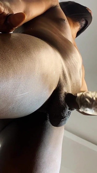 Mastiff Mastiff Masturbează Pula Grasă Africană Până Când Pompează Spermă