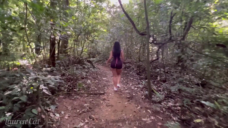 Lauren Cat: Sex foarte fierbinte în Paradis!