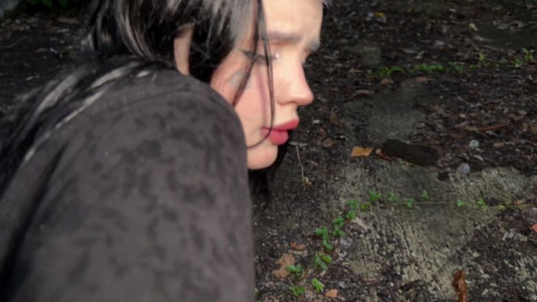 SkinLovers: Altgirl ile bir randevu terk edilmiş bir yerde sert seks...