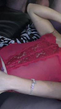 Sexy MILFky Ella Bella a Sexy Cleo Si užívají gangbang párty 2