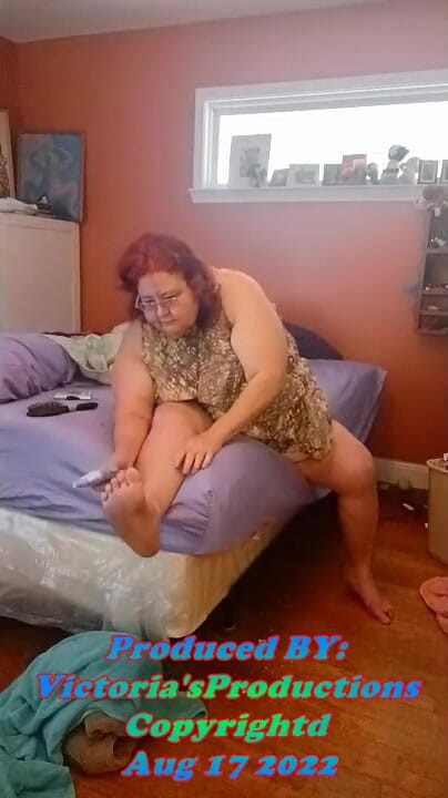 BBW nurse Vicki adventures with friends: Günaydın giyinme ve toz bakımı bölüm 1