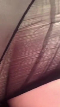La bella pelle chiara ed elegante con uno sfondo raffinato rivela il suo lato segreto in un momento di creampie intenso e inarrestabile