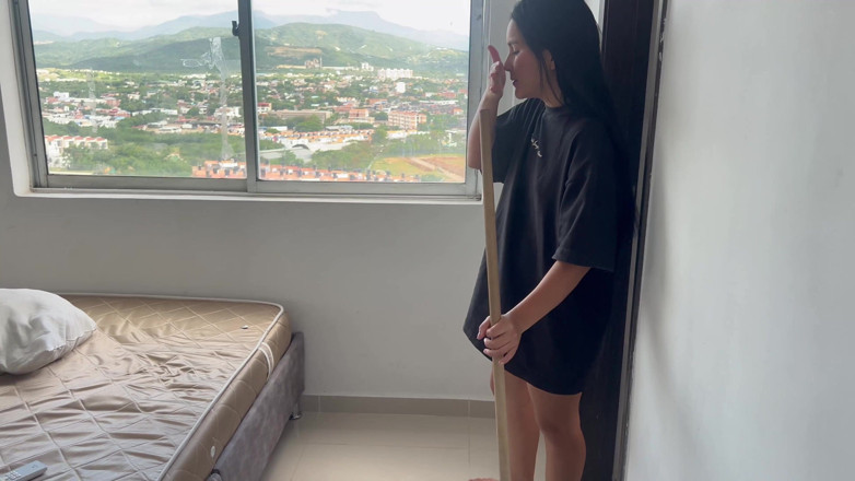 JazminPalvin: Adik tiriku yang binal menggodaku untuk ngentot memeknya habis-habisan sampai...