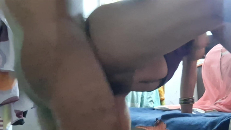 Busty Banuu: Indische heiße schwiegerschwester fickt sexvideo