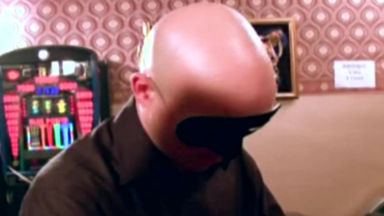 German Amateur Videos: ドイツのストリッパー美女がパーティーでチンコをしゃぶる