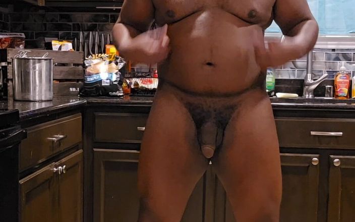 MrGoudreauXXX: Kencing di lantai dapur sambil twerking