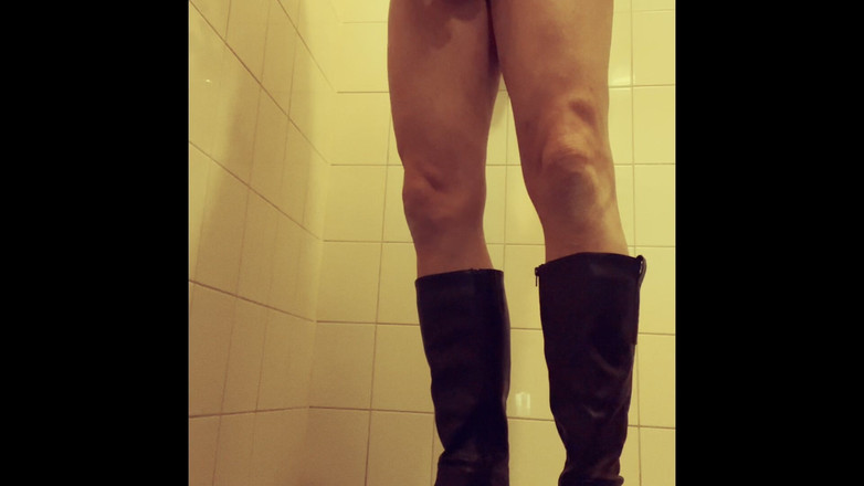 Chastityrex: Niewolnica z cewnikami czystości, stała się obowiązkową sissy