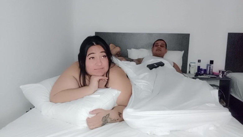 DimitryOfficial: Bohatá baculatá nevěrná holka ji vezmu do motelu na šukání a...