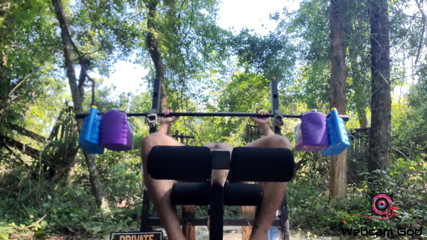 Arthur Eden aka Webcam God: Bankpresse &dumbbells (4k)