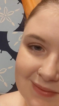 Vlastní sperma v jejích ústech pro mě