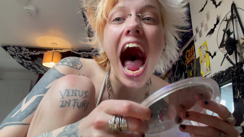 Glitterqueen1999: No Makeup Goth Girl Mouth Tour with Hand Mirror
