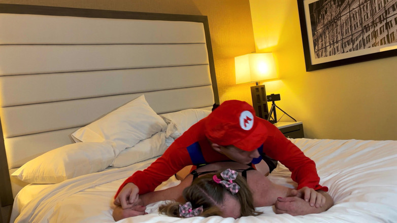 Jake Grand the man: Mario hops w maminsynek cipki