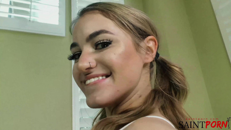 SaintPorn: Kenize bierze kutasa Mike'a głęboko w swojej cipce
