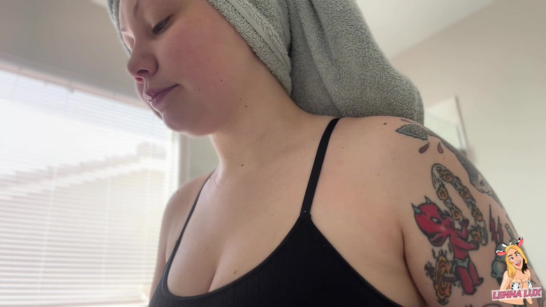 Lenna Lux: Prohlídka úst a rutina