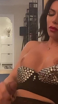 Shemale Turki Asena pancutan mani yang cantik