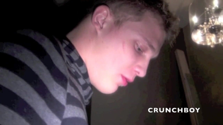 Crunch Boy: Adrian被性感的金发女郎kaimeon Frost干