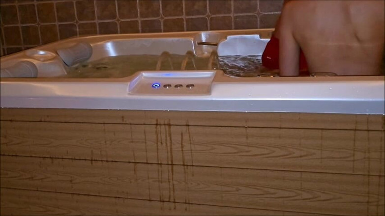 Christi: No Bem-estar Com Uma Gaiola De Castidade